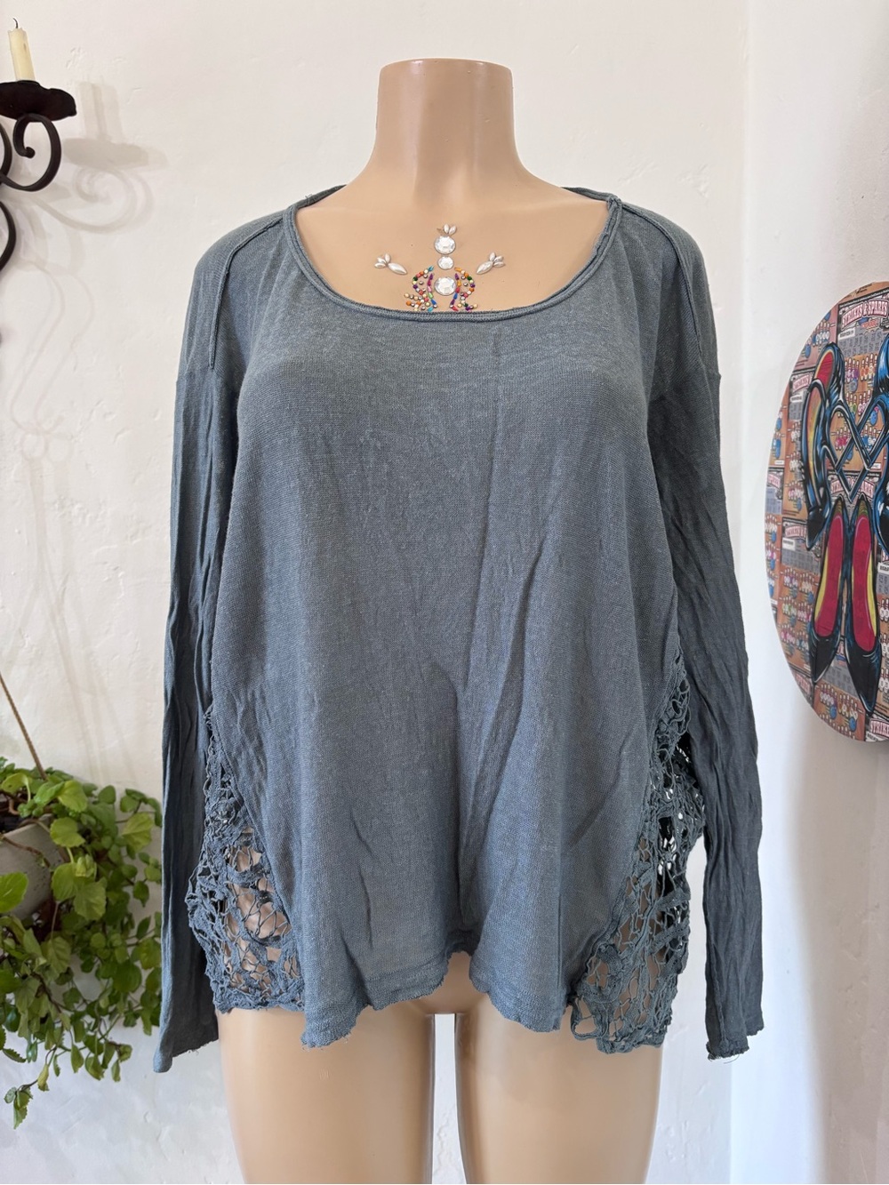 ✨Free People✨ Long Sleeve Scoop Neck Top with Crochet Sides - Sz XS